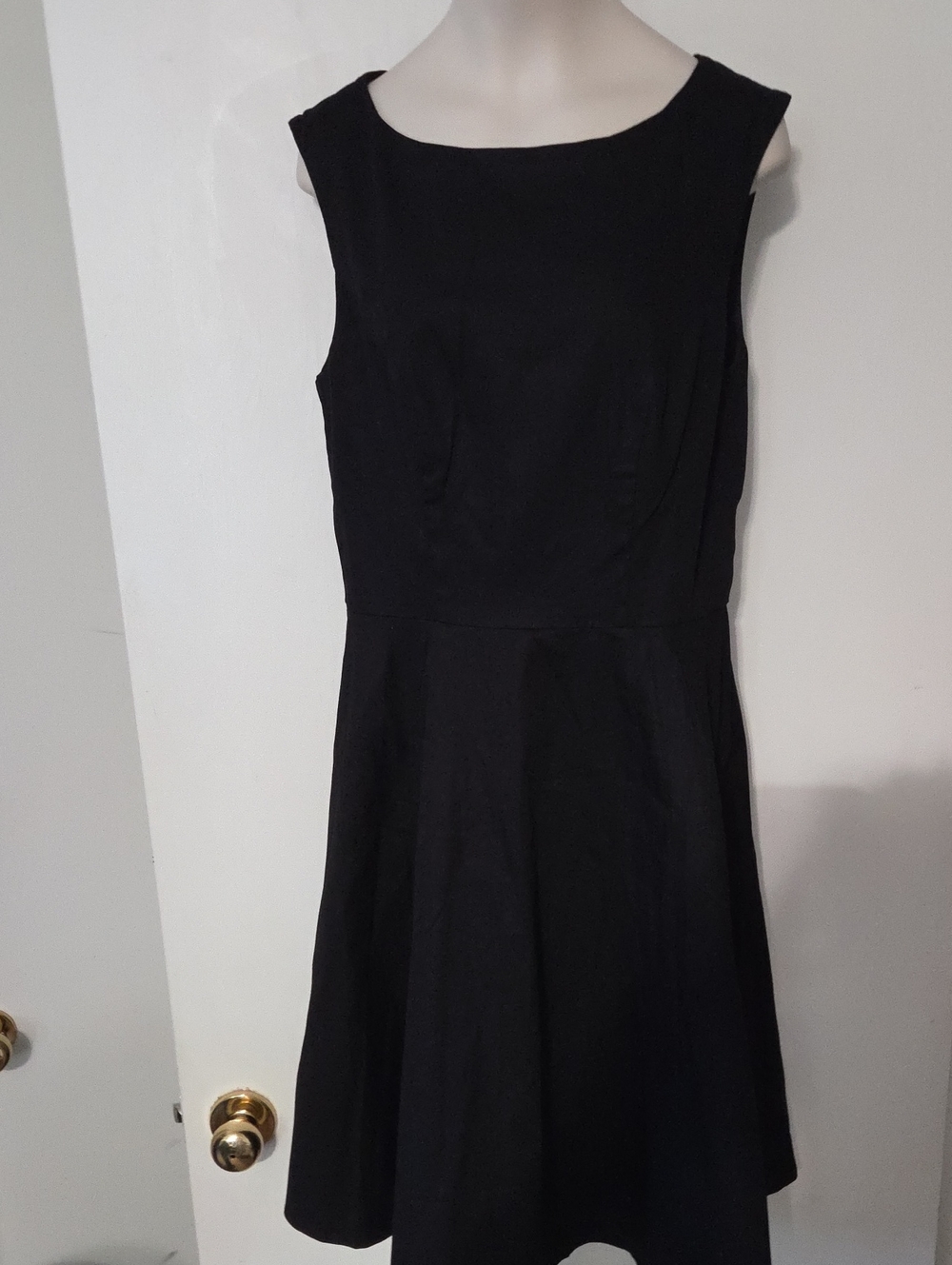 Elegant Black Sleeveless Midi Dress